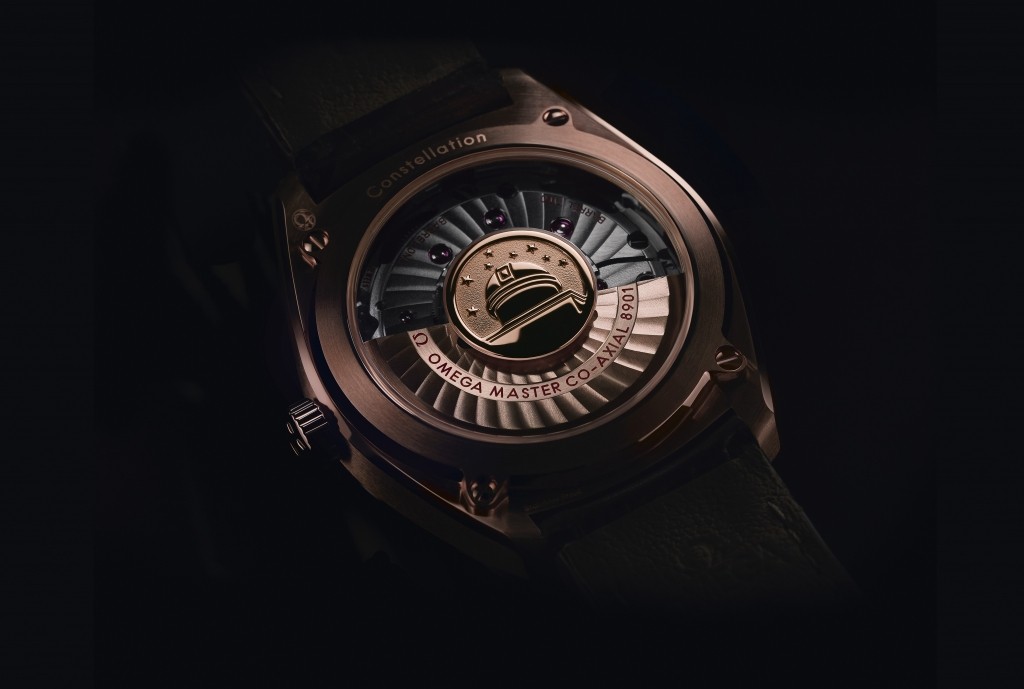 Globemaster_Detail Caseback -