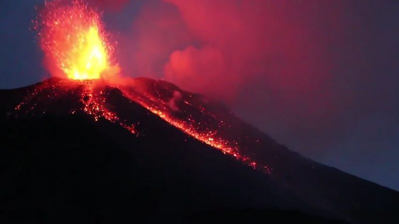 eruzione_stromboli_ Cosa vedere in una settimana alle Isole Eolie