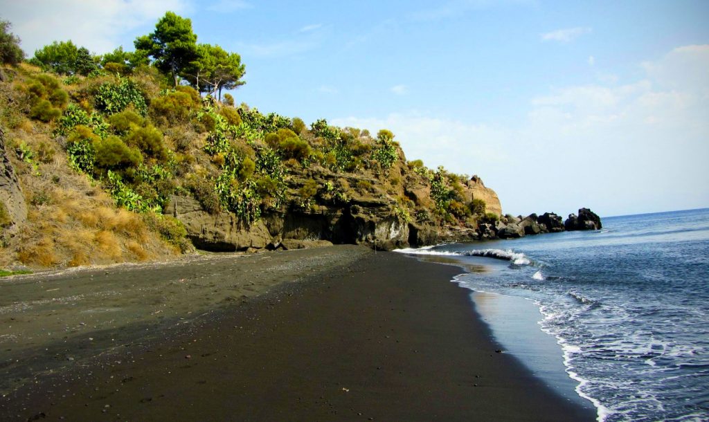 spiaggia dell' asino a Vulcano