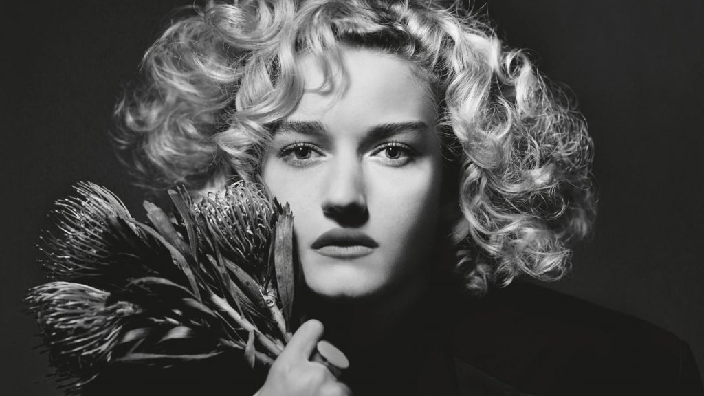 JULIA_GARNER