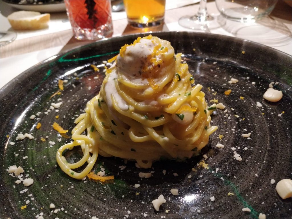 BeerGarden _spaghetti alla chitarra con bottarga, limone, e gelato alle mandorle