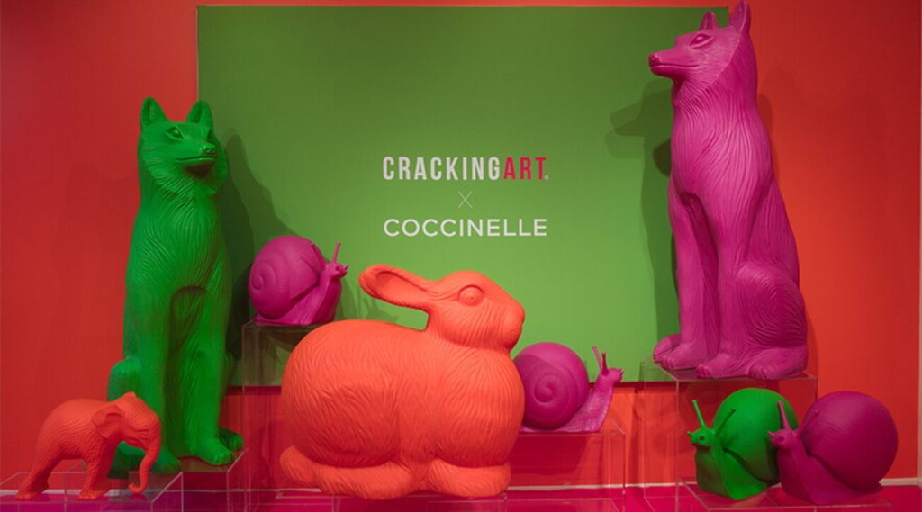 Da Cracking Art e Coccinelle nasce la borsa "Rabbit bag"