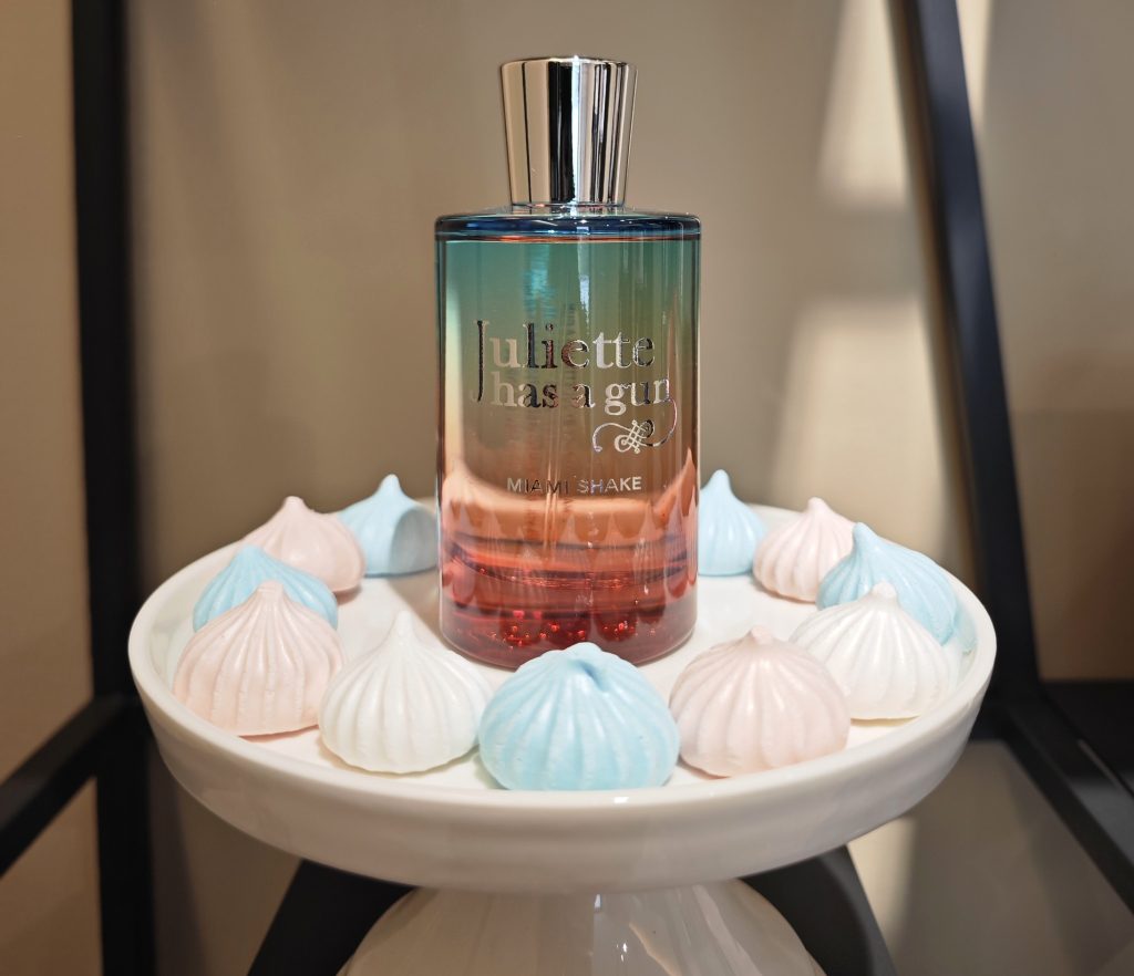 Un tocco pop nei nuovi profumi per l'estate 2025