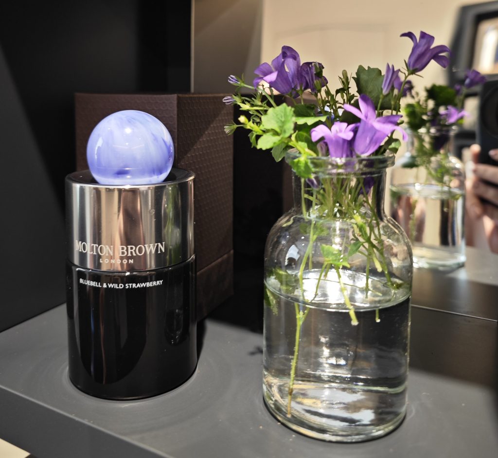 Un tocco pop nei nuovi profumi per l'estate 2025