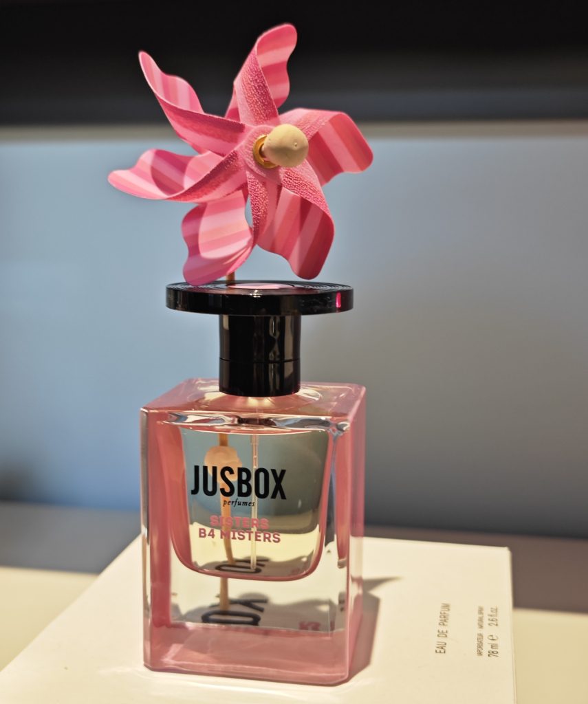 Un tocco pop nei nuovi profumi per l'estate 2025